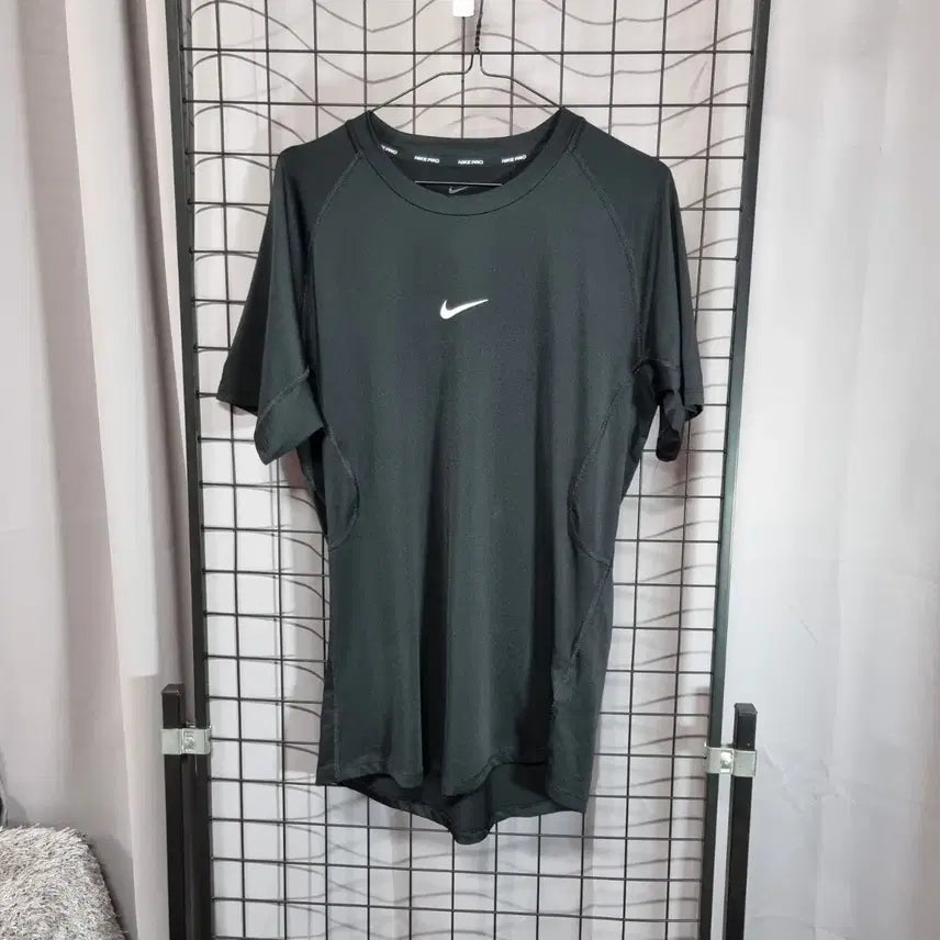 [BUNJANG] Nike Pro Dri-FIT Tight Fit Short Sleeve Fitness Top XL / 나이키 프로 반팔 티셔츠 드라이핏 타이트 피트니스 탑 반팔티 105 XL