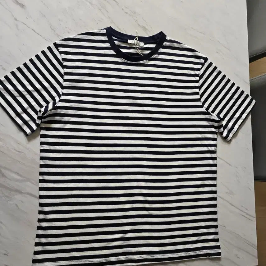 [BUNJANG] Zara Striped Short Sleeve T-Shirt Men's M White Navy / 자라 스트라이프 반팔티 남성 M 화이트 네이비