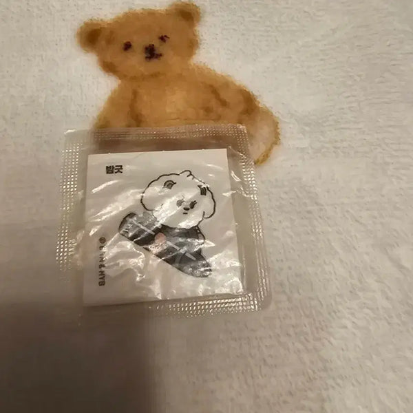 [BUNJANG] TXT Ppulbatte Band-gisi Sticker (Beomgyu Character) Sealed / [미개봉] 투바투 뿔바투 밤긋이 띠부실 팝니다 (범규 캐릭터)