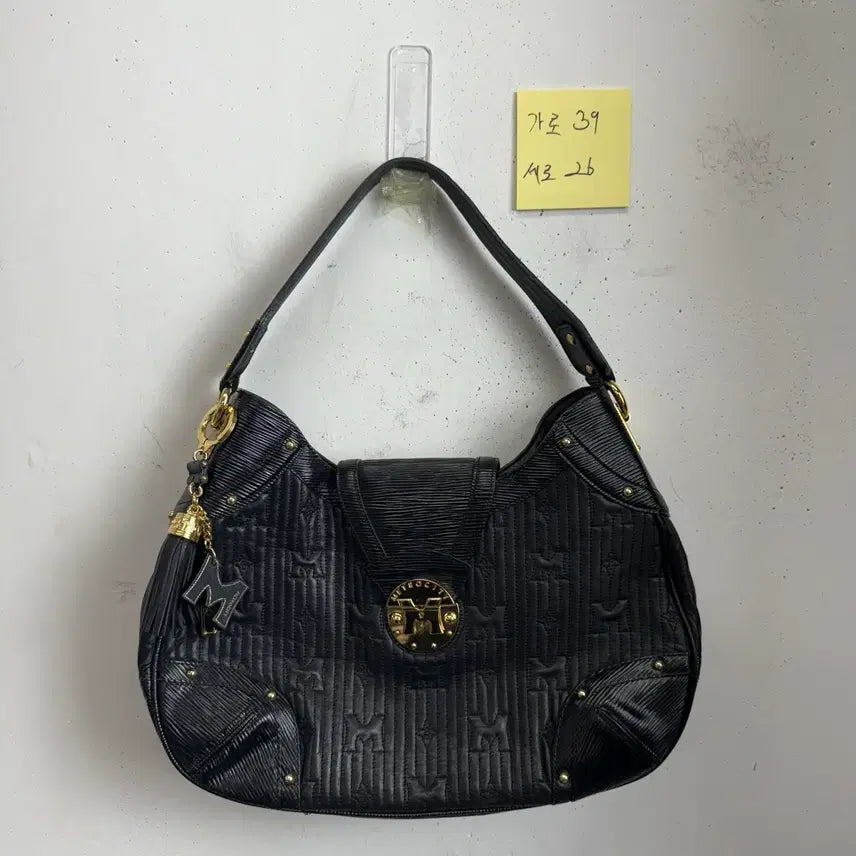 [BUNJANG] MCM Black Leather Shoulder Bag / 메트로시티 가죽 숄더백 블랙