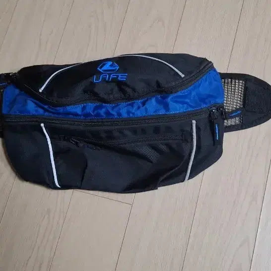 [BUNJANG] LAFE Waist Bag Black/Blue / LAFE 힙색 블랙 블루