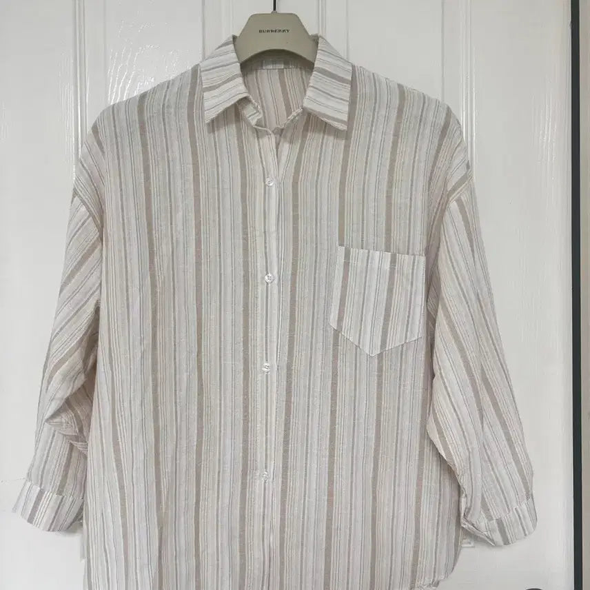 [BUNJANG] Women's Striped Pattern Shirt / 스트라이프 패턴 셔츠