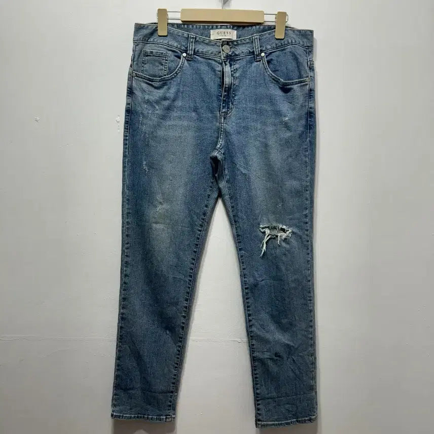 [BUNJANG] Guess Blue Distressed Denim Jeans Pants Size 32 / 게스 청바지 데님 팬츠 블루 찢청 32사이즈