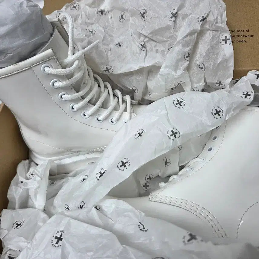 [BUNJANG] Dr. Martens 1460 Mono White Boots / 닥터마틴 1460 모노 화이트 사이즈 EU36