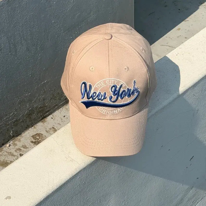 [BUNJANG] ROBIN RUTH New York Beige Ball Cap / [F] ROBIN RUTH 뉴욕 베이지 볼캡 모자