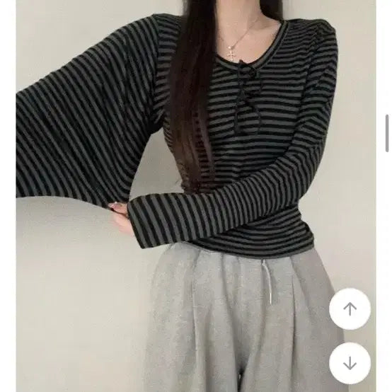 [BUNJANG] Ablley Stripe Long Sleeve T-Shirt Charcoal / 에이블리 스트라이프 긴팔 티셔츠