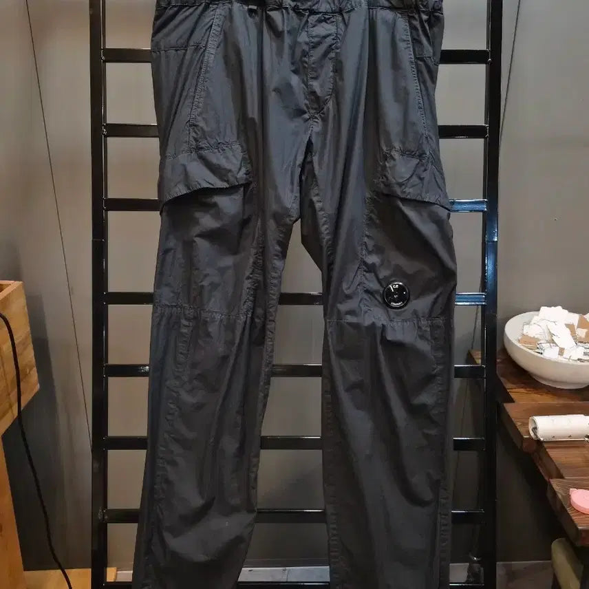 [BUNJANG] C.P. Company Lens Cargo Pants Black / 50 씨피컴퍼니 렌즈 카고 팬츠 블랙 17.9