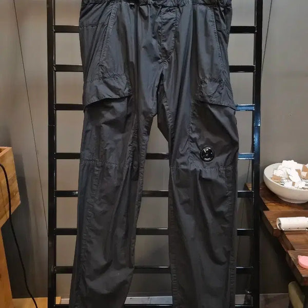 [BUNJANG] C.P. Company Lens Cargo Pants Black / 50 씨피컴퍼니 렌즈 카고 팬츠 블랙 17.9