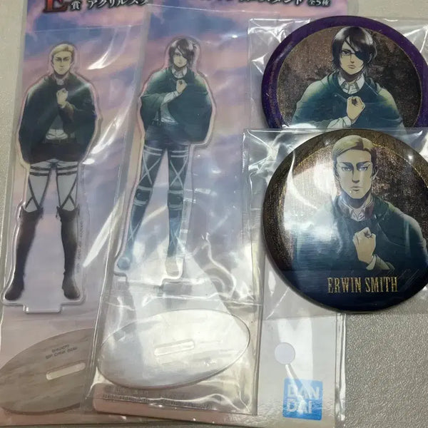 [BUNJANG] Attack on Titan Ichiban Kuji Acrylic Stand & Badge Set / 진격의 거인 이치방쿠지 아크릴 스탠드 뱃지 세트