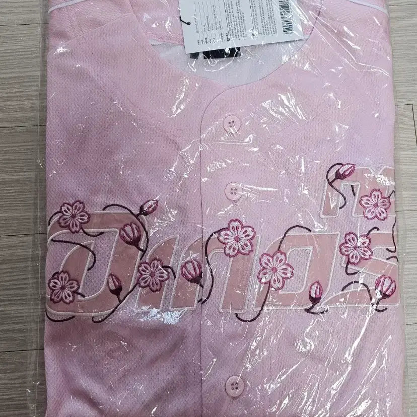 [BUNJANG] NC Dinos Cherry Blossom Jersey Uniform (Unsealed) / nc 다이노스 벚꽃 저지 유니폼 미개봉
