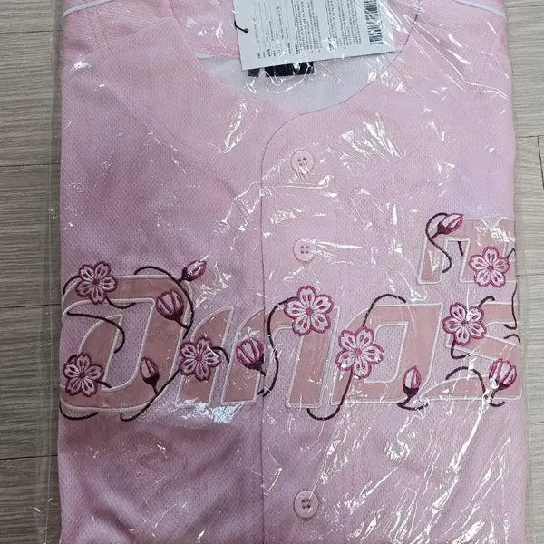 [BUNJANG] NC Dinos Cherry Blossom Jersey Uniform (Unsealed) / nc 다이노스 벚꽃 저지 유니폼 미개봉