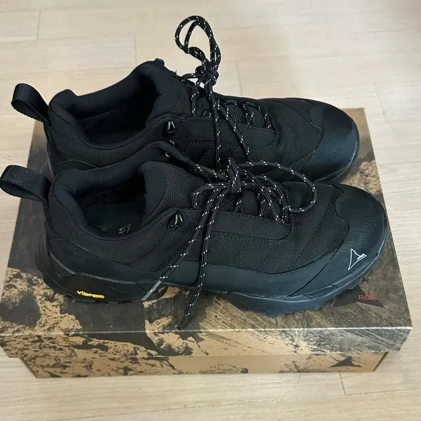 [BUNJANG] Roa Hiking Katarina Boots Black 280 / 로아 하이킹 카타리나 블랙 280 43