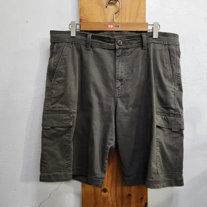 [BUNJANG] Copper & Oak Cargo Shorts (Size 36) / 코퍼앤오크 카고 반바지(36)