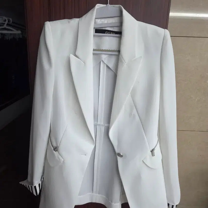 [BUNJANG] GGPX Women's White Jacket / GGPX 화이트 여성 자켓