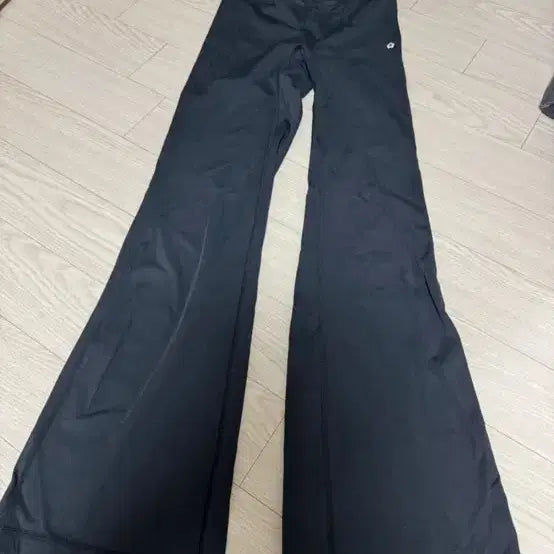 [BUNJANG] Mulawear Black Flare Leggings Pants / 뮬라웨어 플레어레깅스팬츠