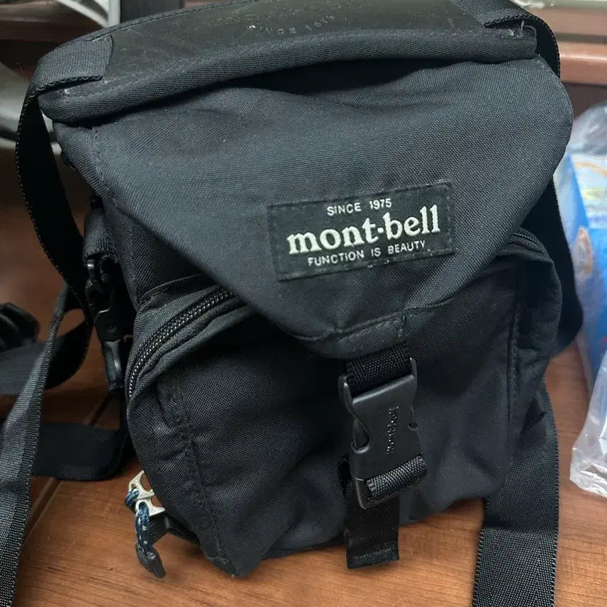[BUNJANG] Montbell Camera Crossbody Bag / 몽벨크로스백카메라가방