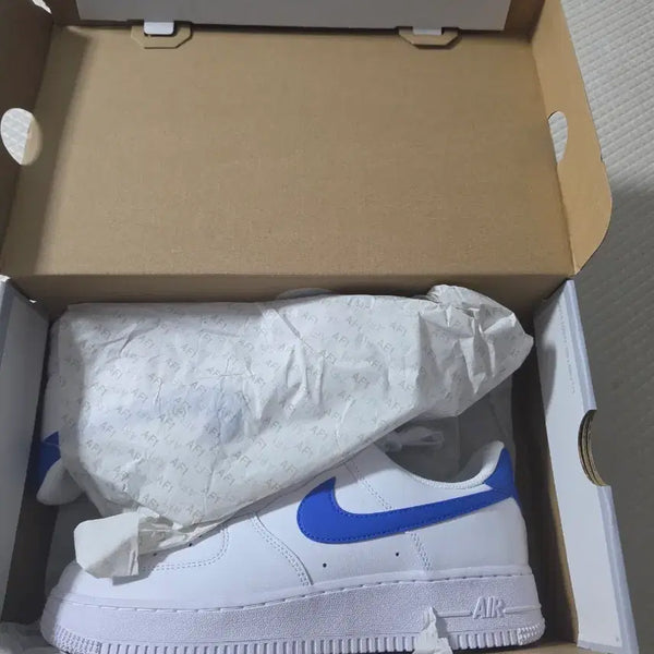 [BUNJANG] Nike Air Force 1 '07 White Hyper Royal 265 / [새제품/265] 나이키 에어포스 1 '07 화이트 하이퍼 로얄