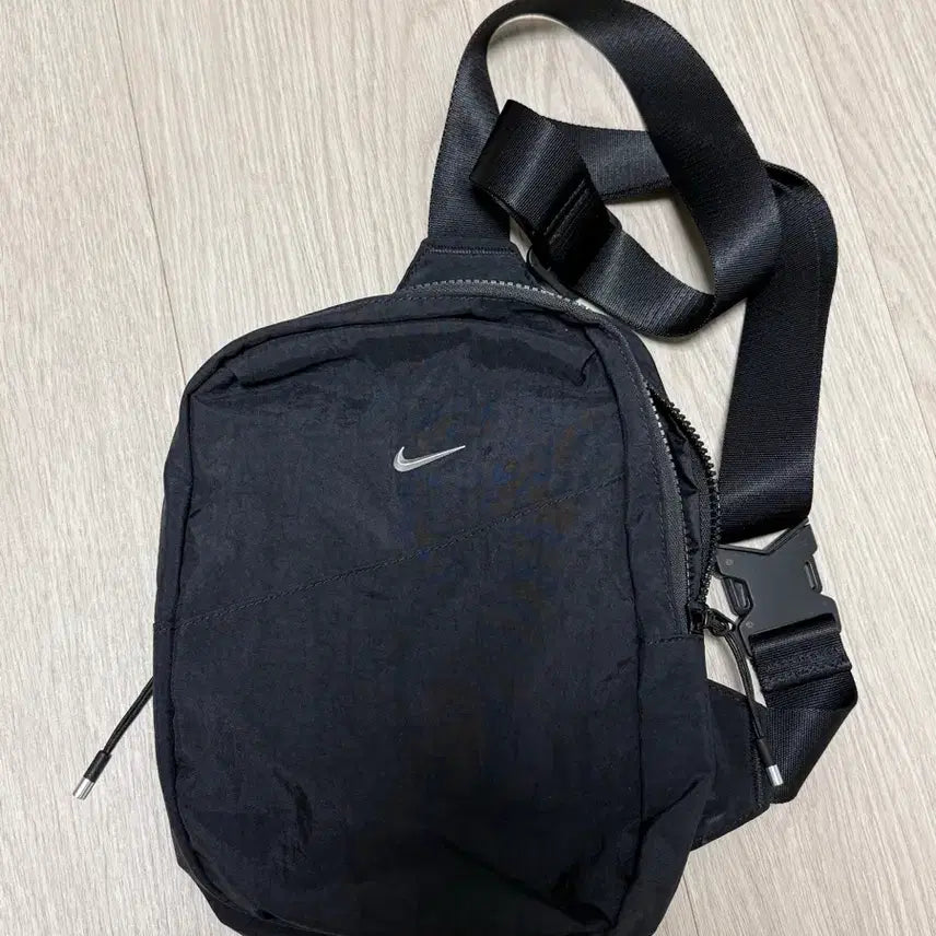 [BUNJANG] Nike 5L Crossbody Sling Bag / 나이키 크로스바디 슬링백 5L