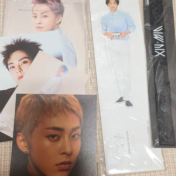[BUNJANG] Xiumin Goods Bundle Set / 시우민 굿즈 모음 (엽서, 스탠드)