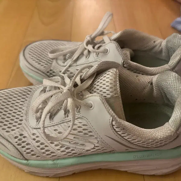 [BUNJANG] Skechers Deluxe Walker Sneakers Size 240 / 스케쳐스 딜럭스 워커 운동화 240