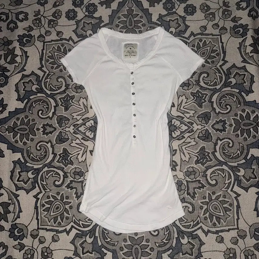 [BUNJANG] Abercrombie White Button Slim Fit Short Sleeve T-Shirt / 아베크롬비 화이트 버튼 슬림핏 반팔