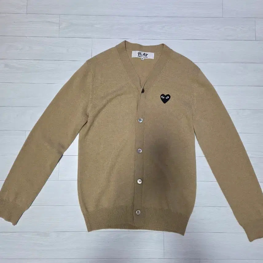 [BUNJANG] Comme des Garçons Play Cardigan Beige M / (정품)꼼데가르송 플레이 가디건 베이지m