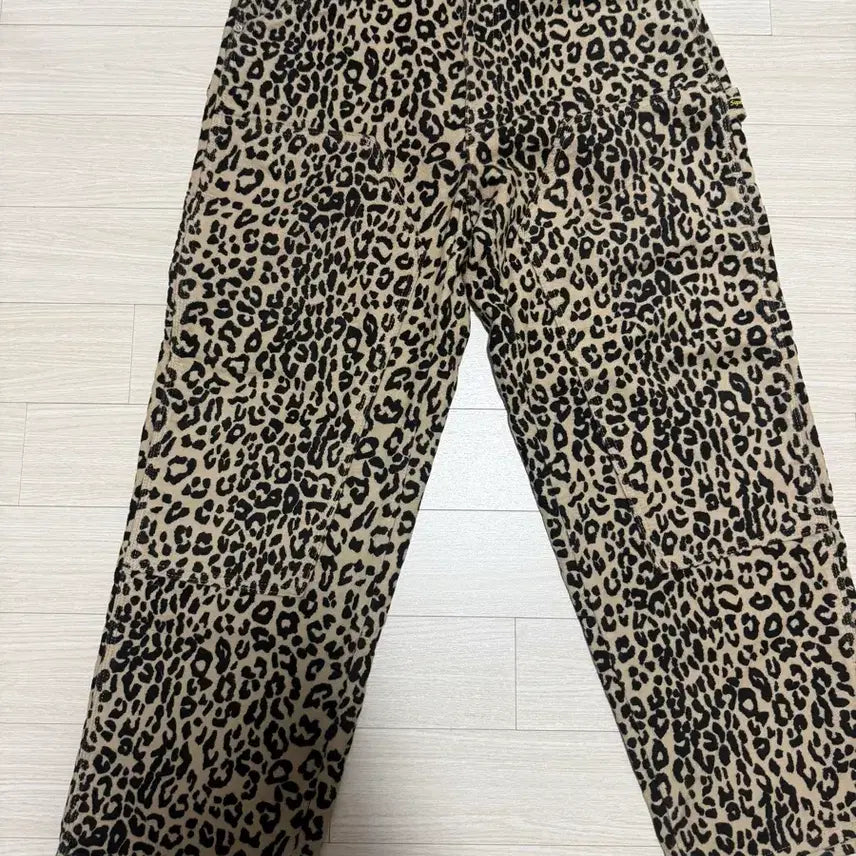 [BUNJANG] Supreme 22FW Leopard Moleskin Double Knee Pants / 슈프림 22fw 레오파드 몰스킨 더블니