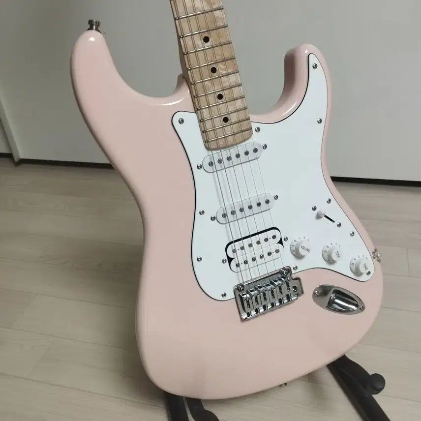 [BUNJANG] Custom Electric Guitar Baby Pink / "샤방샤방" 커스텀 일렉기타 베이비핑크
