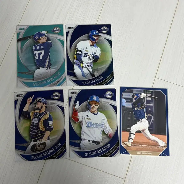[BUNJANG] 2024 KBO NC Dinos Park Kun Woo Mint Parallel Baseball Card / 2024 kbo 카드 엔씨 판매 민트 페러렐 박건우