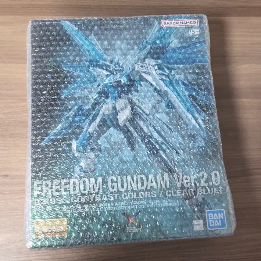 [BUNJANG] MG Freedom Gundam 2.0 Cross Contrast Color Clear Blue China Limited Edition / MG 프리덤건담 2.0 크로스 콘트라스트 컬러 클리어블루 중국 한정판