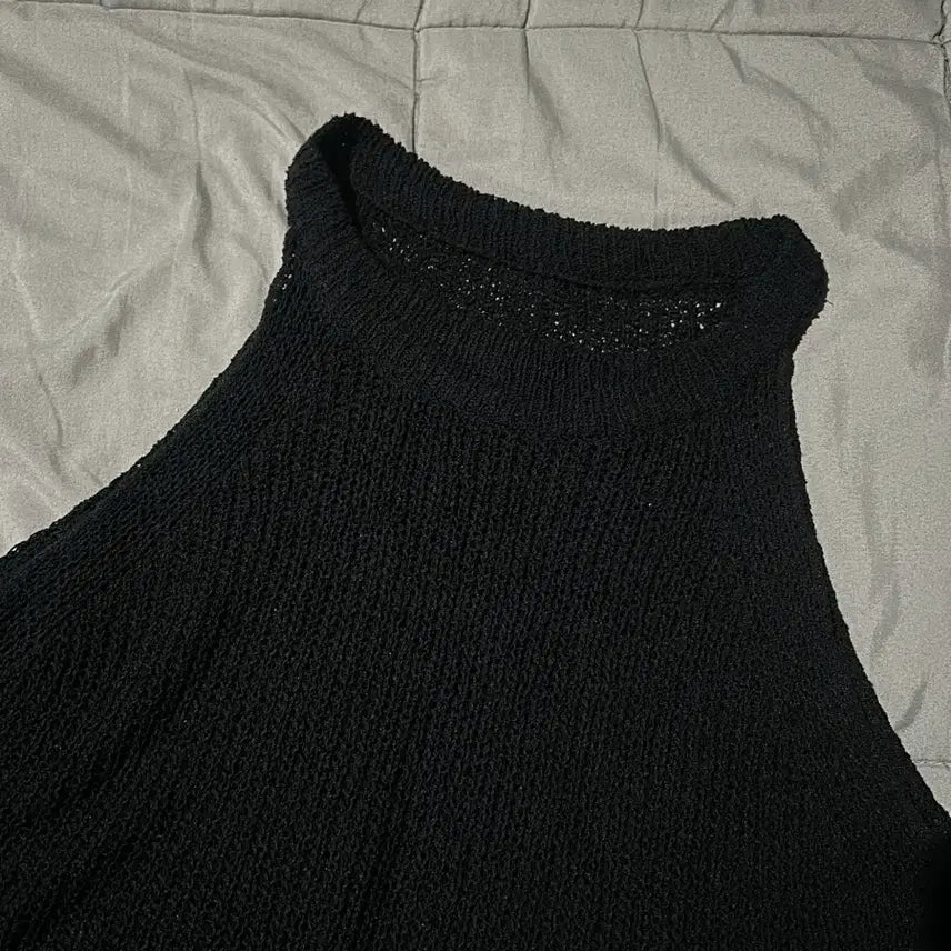 [BUNJANG] Black Halter Neck Knit Sleeveless Top / 블랙 홀터넥 니트 나시