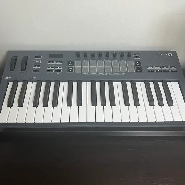 [BUNJANG] Novation FLkey 37 MIDI Keyboard Controller / Novation FLkey 37 판매