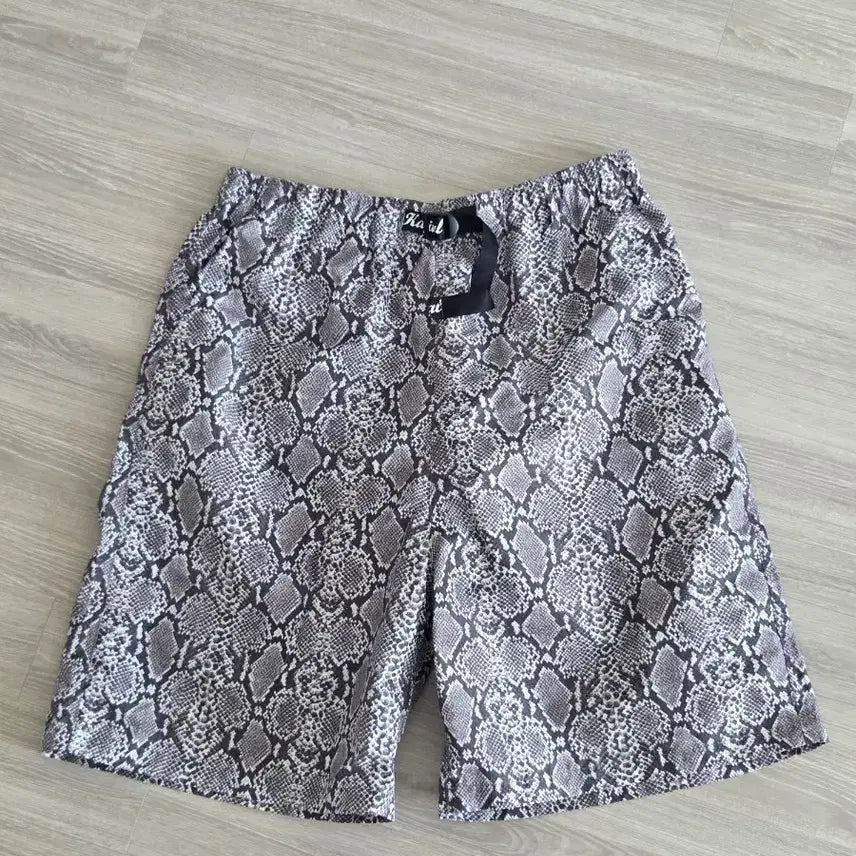 [BUNJANG] Kapital Taffeta Snake Pattern Easy Shorts Size 4 / [판매] 캐피탈 반바지 타프타 스네이크 패턴 이지쇼츠 4사이즈