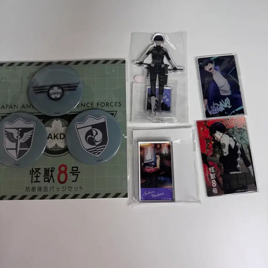 [BUNJANG] Kaiju No. 8 Hoshina Defense Force Acrylic Goods & Can Badge Bundle Set / (일괄) 괴수8호 호시나 아크릴 굿즈,방위대 캔뱃지 세트