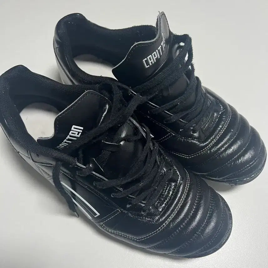 [BUNJANG] Capiten Iniesta TF Futsal Shoes Black / 캐피텐 이니에스타 tf 풋살화