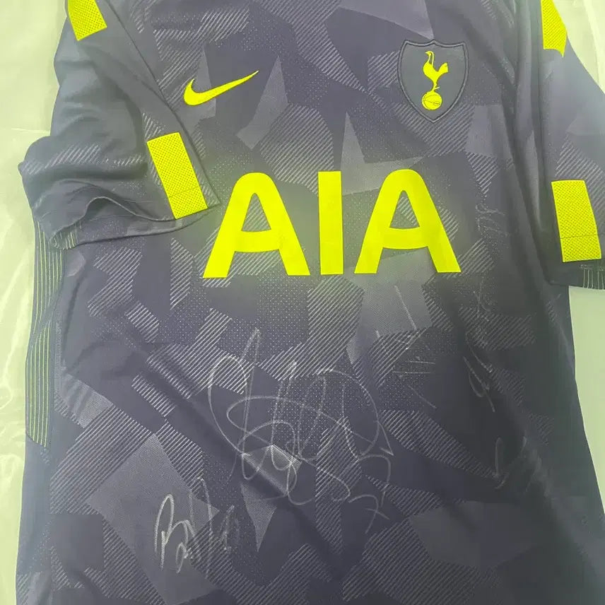 [BUNJANG] Tottenham Hotspur Signed Player Jersey (Harry Kane) / 토트넘선수들 싸인 유니폼 (케인 유니폼)