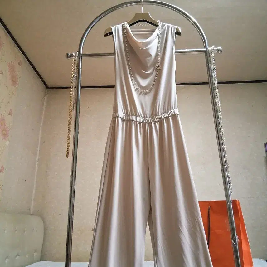 [BUNJANG] Modern Wide-Leg Jumpsuit Beige / 모던한 통바지 점프슈트 베이지