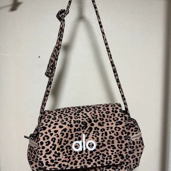 [BUNJANG] ALO Leopard Pattern Hip Pack / 알로 레오파드 패턴 힙색