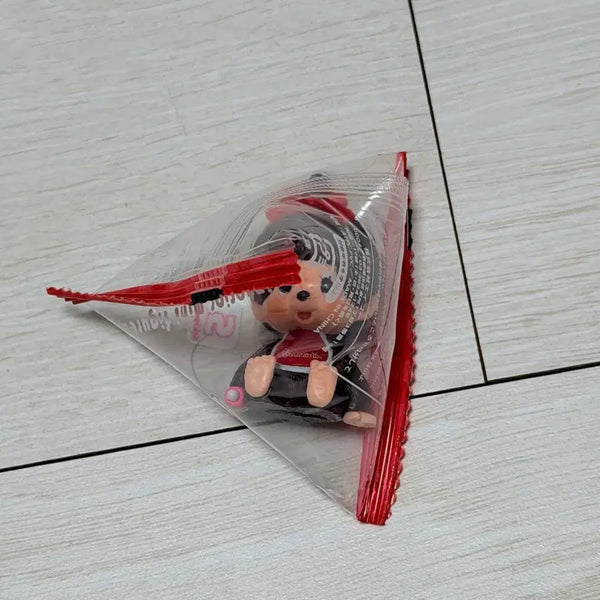 [BUNJANG] Monchhichi Triangle Figure with Ribbon / 몬치치 삼각 피규어 리본 몬치치
