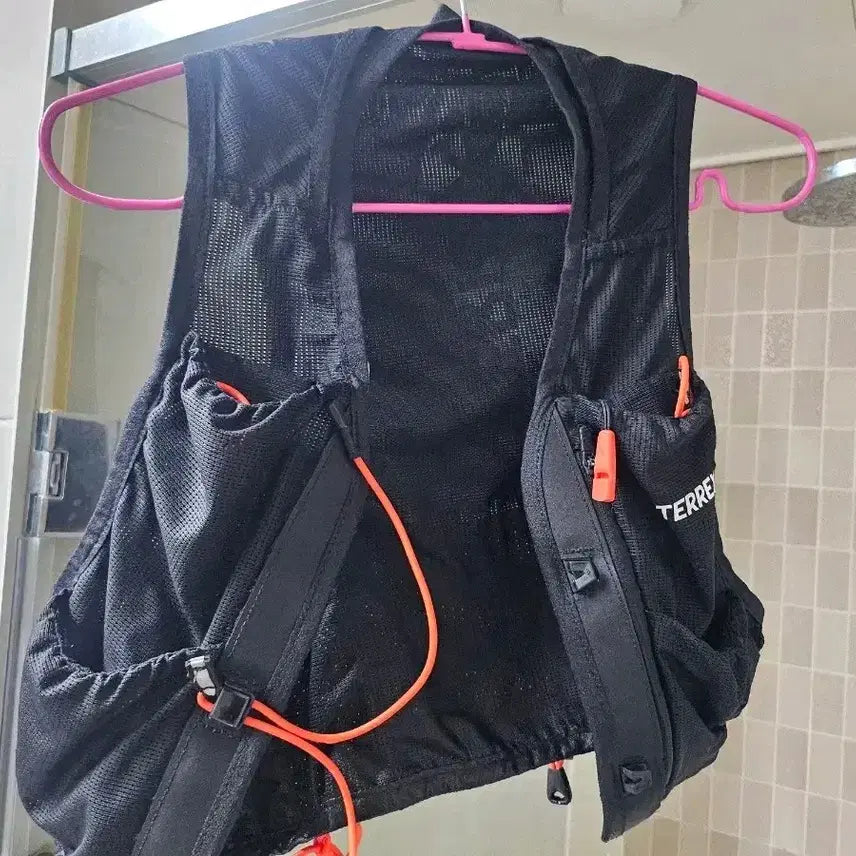 [BUNJANG] Adidas Terrex Running Vest M Size with Flask / 아디다스 테렉스 러닝조끼 러닝베스트 런닝조끼 M사이즈 플라스크1개포함