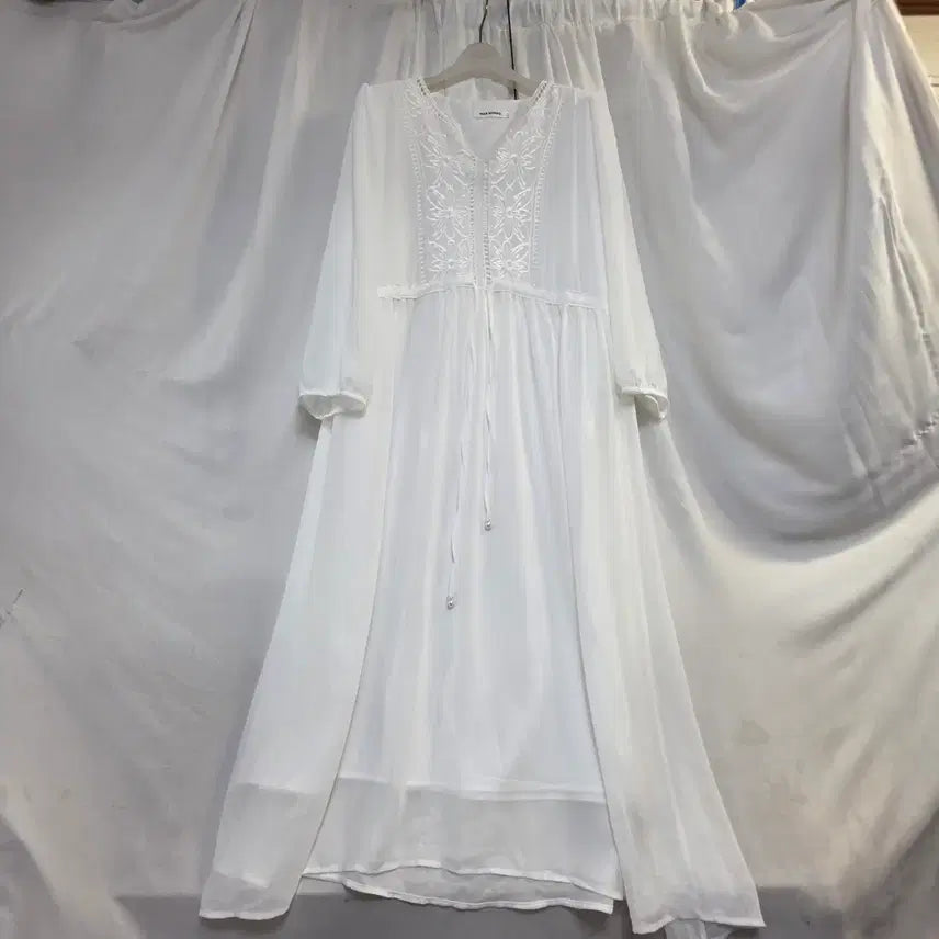 [BUNJANG] WAN SHANG Women's Chiffon White Long Dress (Size 105) / WAN SHANG여성쉬폰화이트 롱 원피스105