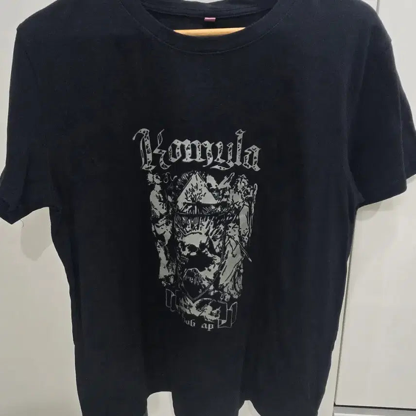 [BUNJANG] Komula Graphic T-Shirt / Komula 그래픽 반팔티