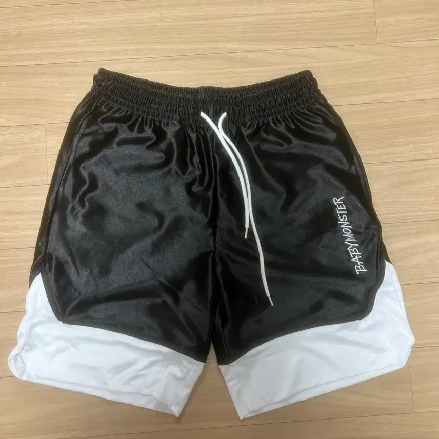 [BUNJANG] BABYMONSTER Japan World Tour MD Shorts / 베이비몬스터 일본 월드투어 엠디 반바지 양도