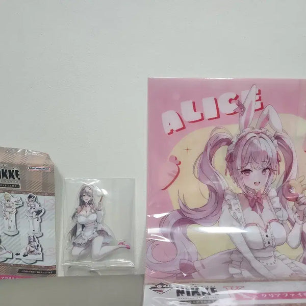[BUNJANG] Goddess of Victory: NIKKE Acrylic Stand G Ver. + K Ver. Card Set / 승리의 여신 니케 아크릴 스탠드 G상+K상 카드세트 8천원에 팝니다