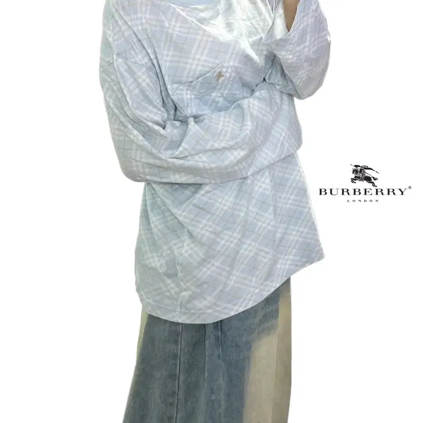[BUNJANG] Burberry Genuine Sky Blue Check Long Sleeve T-Shirt / 버버리 정품 연하늘 체크 긴팔티셔츠 대장매물