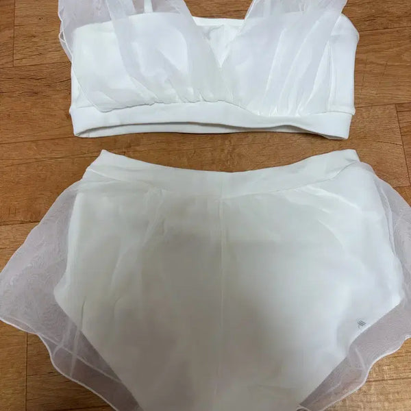 [BUNJANG] Porral Polarwear Selene Top + Skirt Pants Set White / 포럴폴웨어 셀레네탑+스커트팬츠 M