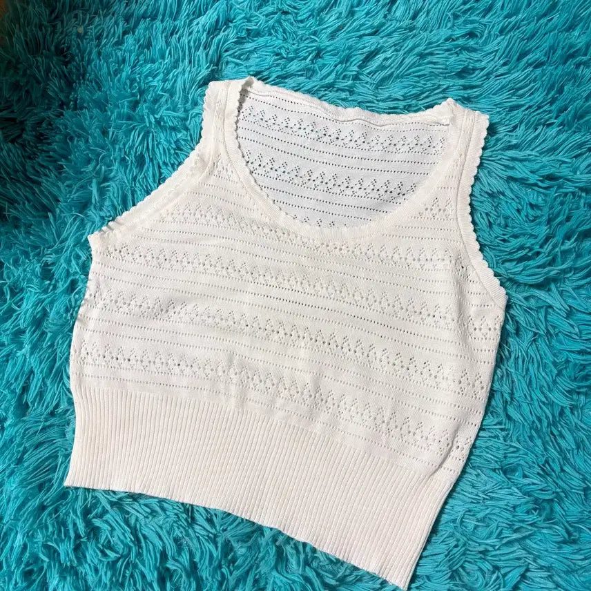 [BUNJANG] Knit Crochet Sleeveless Top / 니트 펀칭 나시 민소매