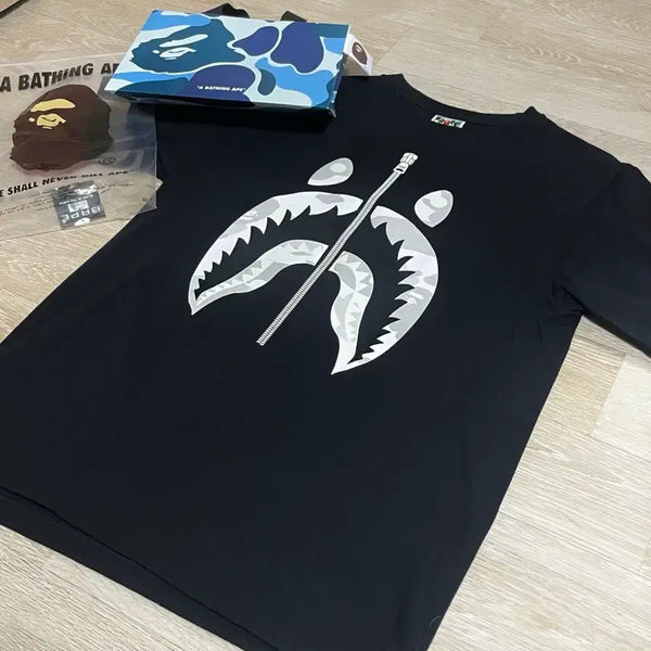 [BUNJANG] Bape Glow-in-the-Dark Shark T-Shirt Black L / [L] 베이프 야광 샤크 반팔티 블랙
