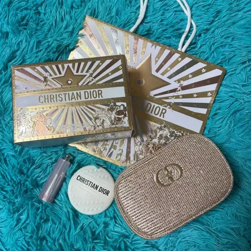 [BUNJANG] Dior Holiday Limited Edition Pouch + Lip Balm + Hand Cream Set / 디올 홀리데이 리미티드에디션 파우치+립밤+핸드크림