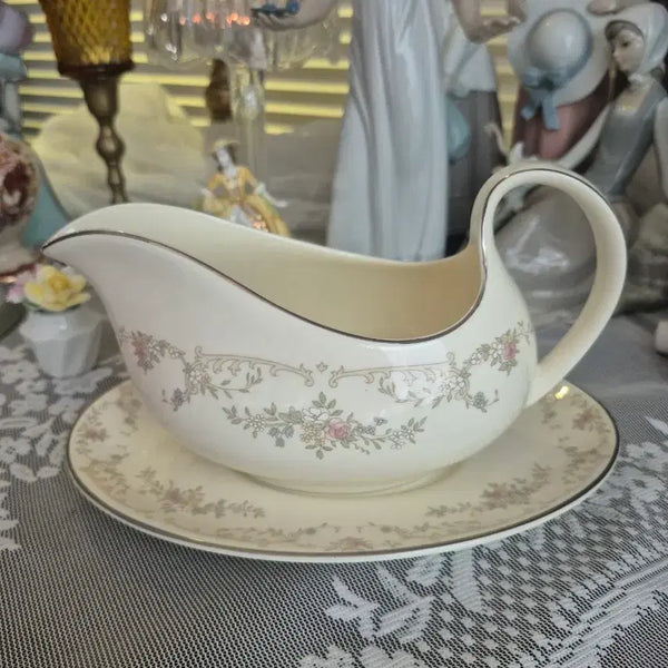 [BUNJANG] Royal Doulton Diana Gravy Boat Set / 로얄돌턴 다이애나 그래비보트셋트